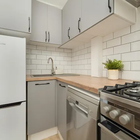 W Centrum Wroclawia Tuz Przy Rynku Z Biurkiem Do Pracy Zdalnej By Renters * Wroclaw